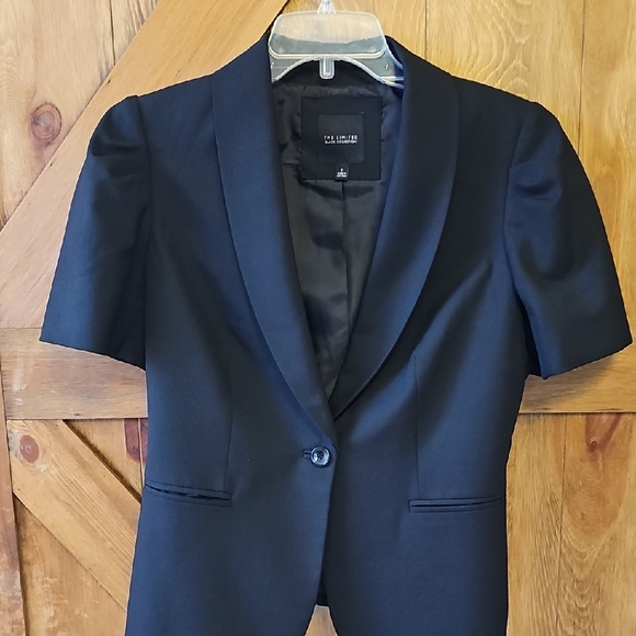 The Limited Black Women's Blazer & Express Matching Skirt - Picture 5 of 9